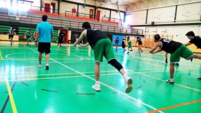 Ejercicio paradas, coordinación y juego pies baloncesto