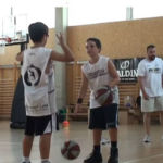 Bote baloncesto: Maneja las «caras» del balón sin mirarlo