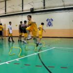 Video: Un chute de energía. Círcuito ejercicios baloncesto. Agilidad, velocidad de reacción, preparación física y tiro